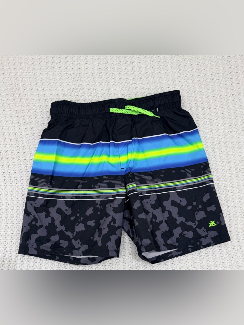 Zeroxposur swim 2-pc short camo shark in neon lime size M. 10-12 Husky